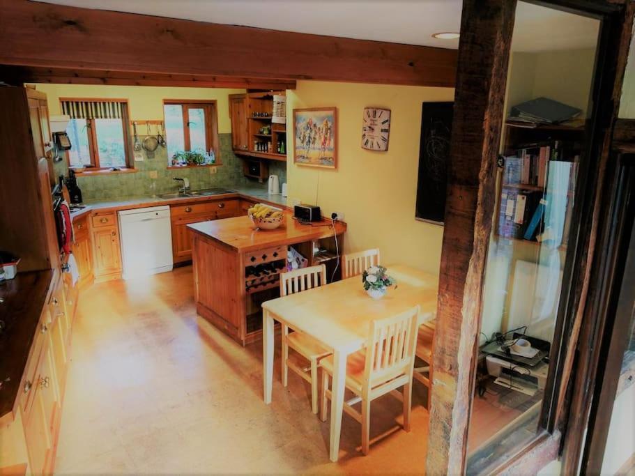 Stunning Barn Conversion Ideal For Large Families Bildeston Exterior photo